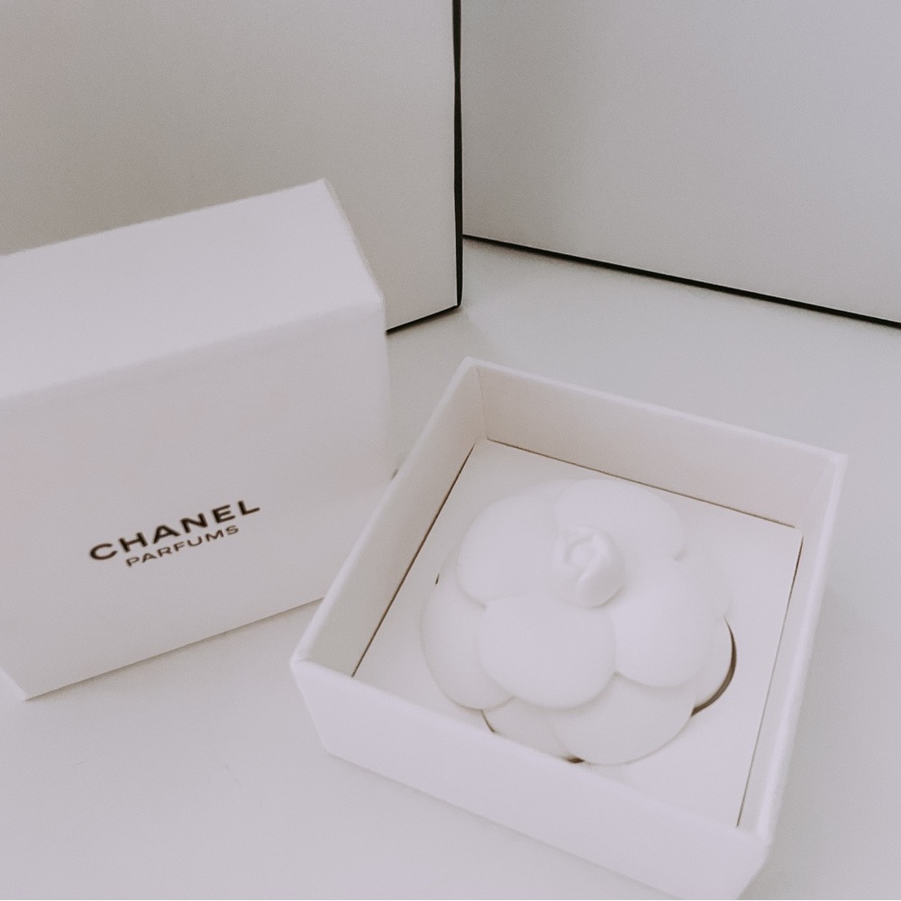 Chanel ceramic Camellia aroma diffuser fragrance flower NEW - Picture 3 of 10
